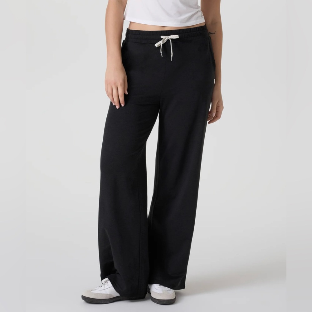 Vuori Women’s Halo Essential Wideleg Pant Size L Black